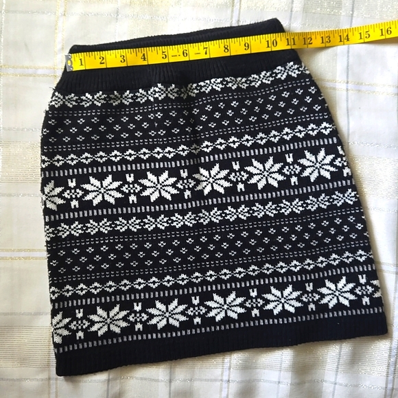 Winter Fair Isle Knit Skirt - Picture 6 of 7